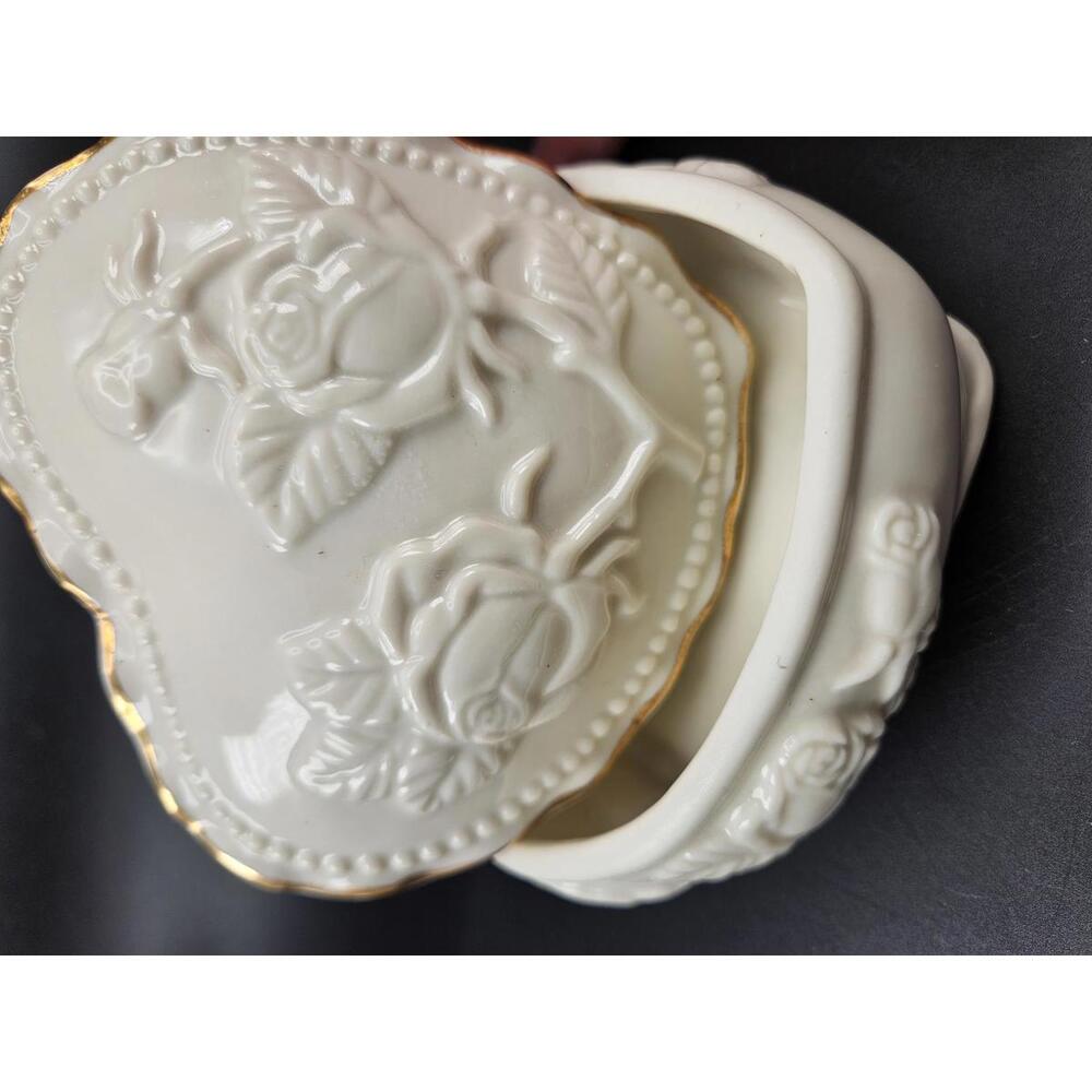 Heart-Shaped Rose Ceramic Trinket Box Jewelry Storage w/ Gold Trim